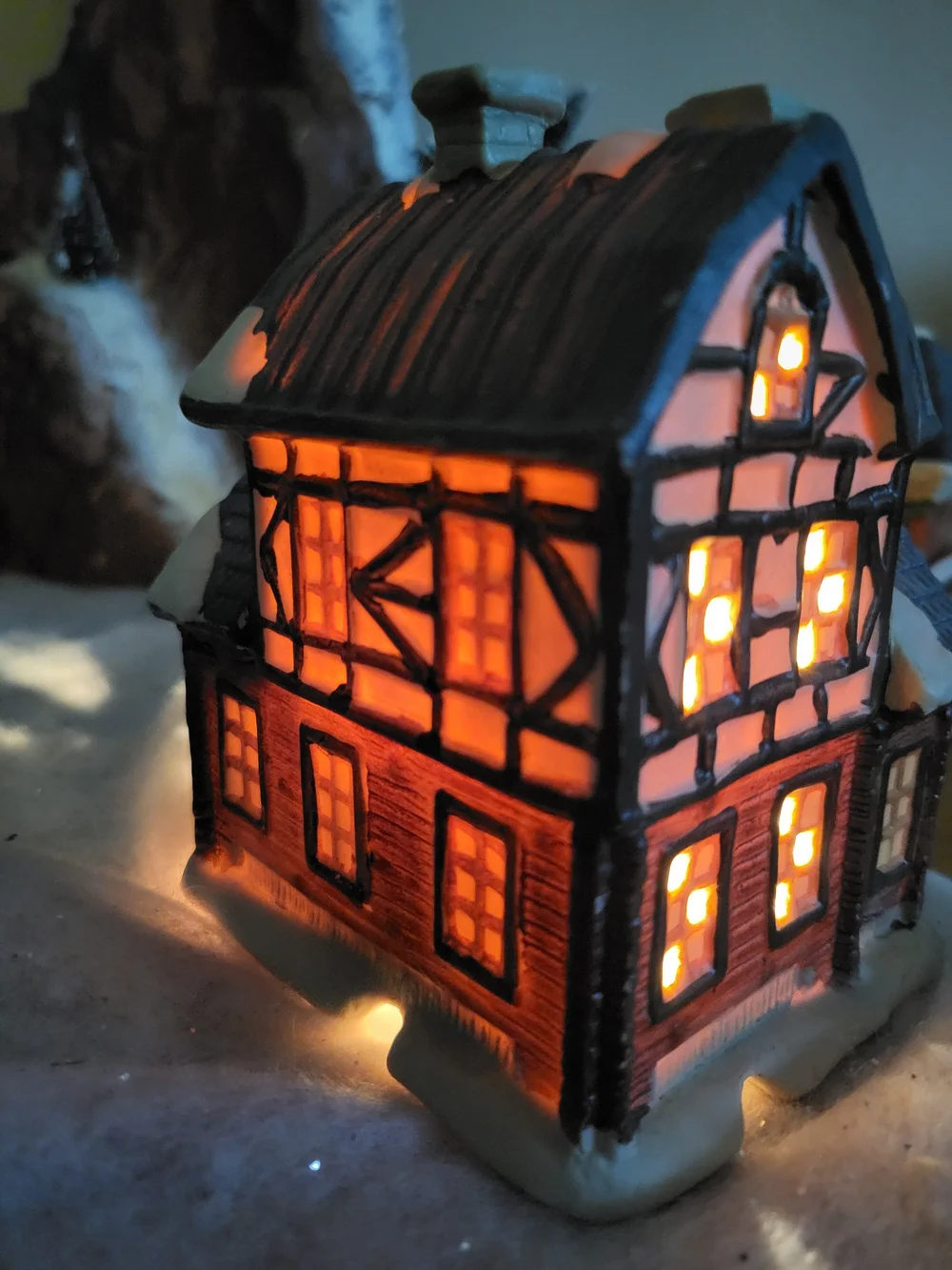Vintage Christmas Village Porcelain Lighted Bed & Breakfast House - 5.5